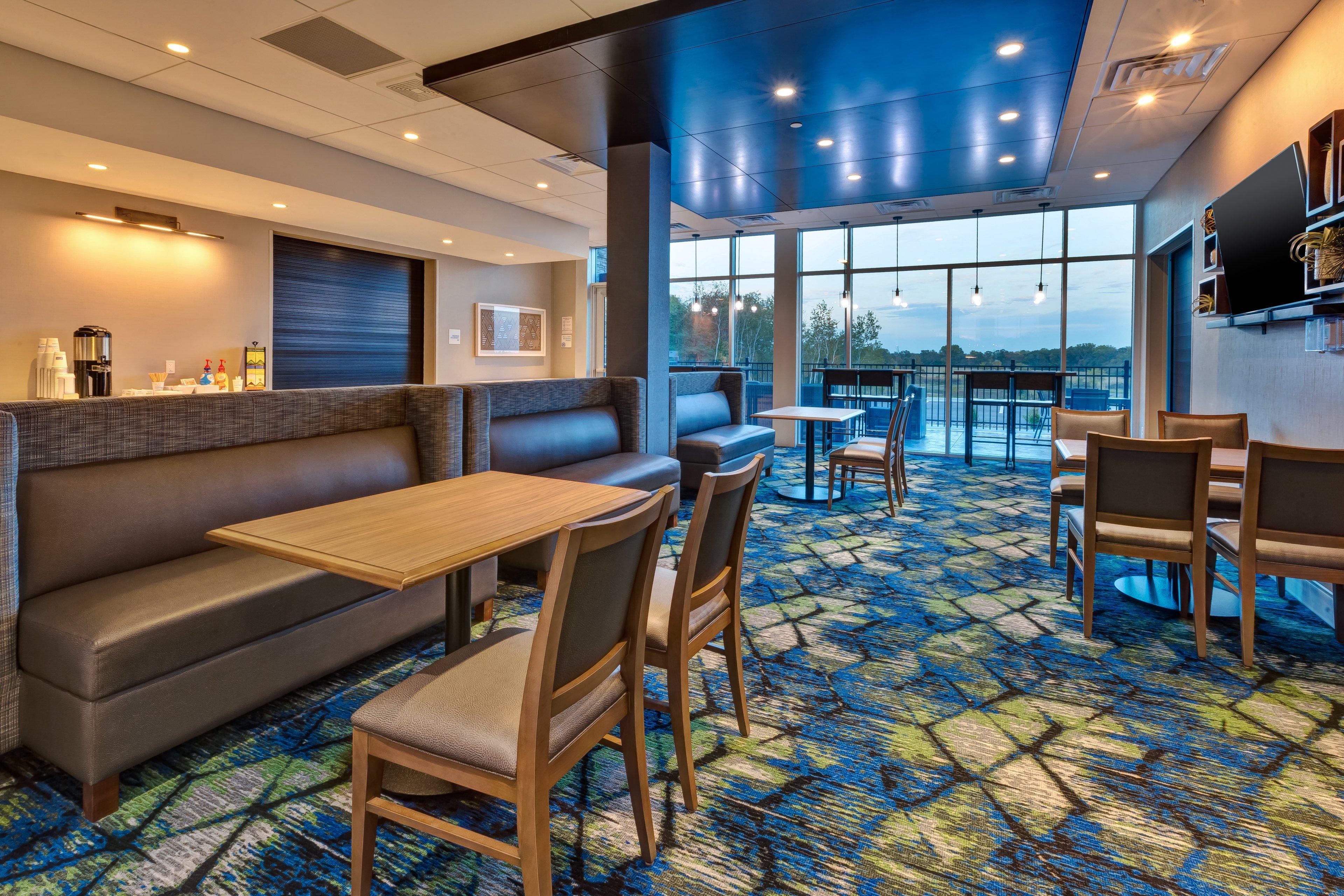 Holiday Inn Express & Suites - Cedar Springs - Grand Rapids N By Ihg Exterior foto