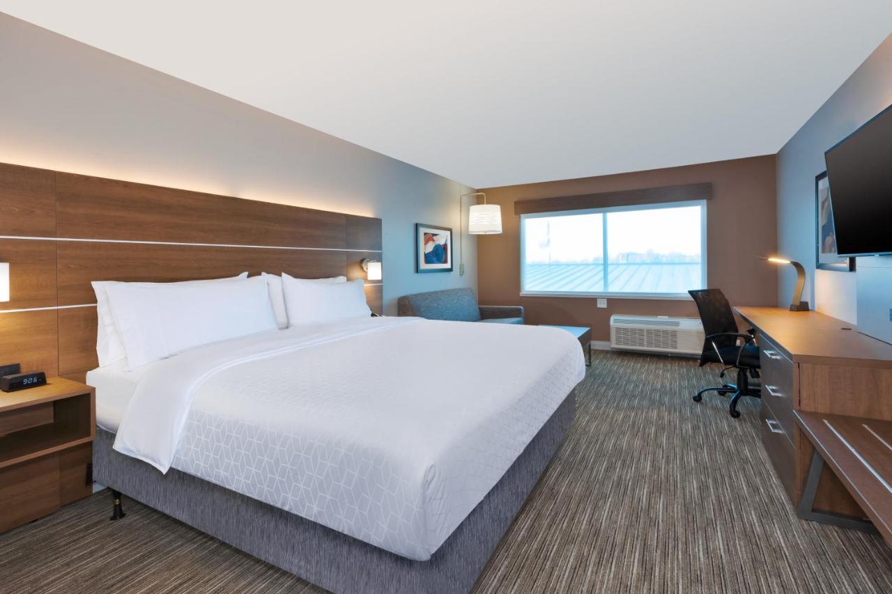 Holiday Inn Express & Suites - Cedar Springs - Grand Rapids N By Ihg Exterior foto